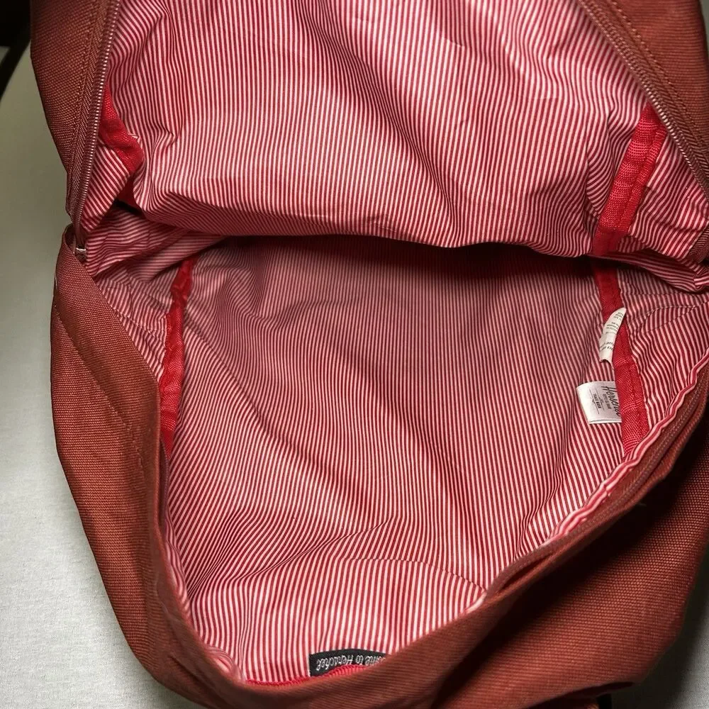 Herschel Classic XL backpack in the color Port